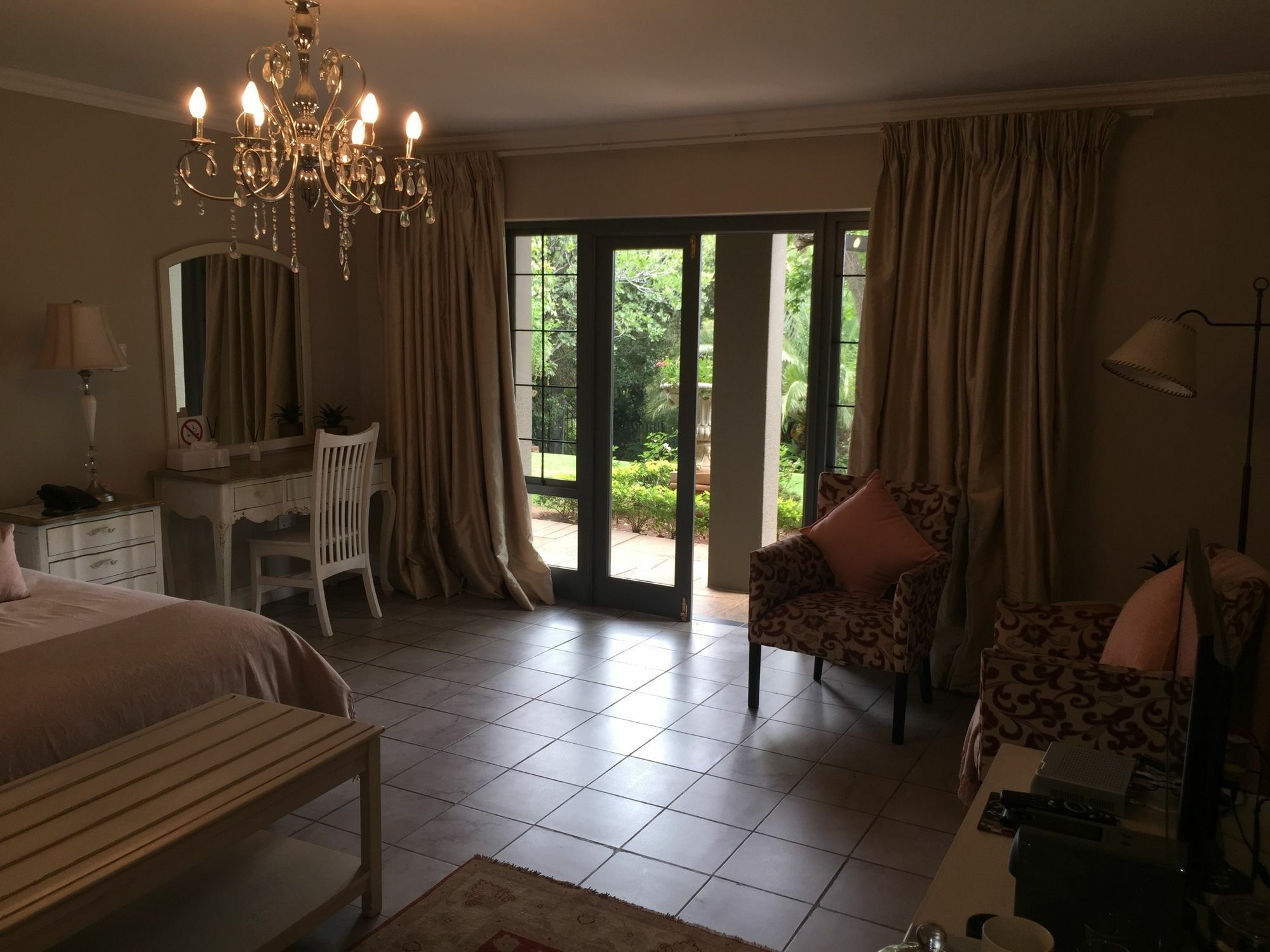 Amoris Guest House-Waterkloof Ridge Pretoria Exterior foto